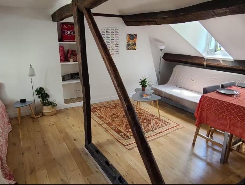 La Grande Chaumiere Apartment *