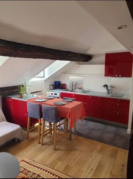 La Grande Chaumiere Apartment *